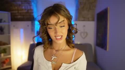 Clara smile online show from 13, 2, 2025