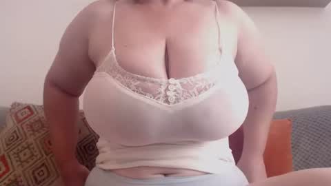 Snapshot of claralollipop chatting on 17, 7, 2026 Clara online show from 17, 7, 2026