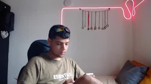 Snapshot of clarentz_baileys chatting on 16, 9, 2025 Clarentz bby online show from 16, 9, 2025