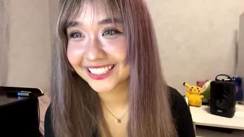 Snapshot of clary_cloud chatting on 4, 11, 2025 Lara online show from 4, 11, 2025