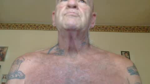 Snapshot of classic_rock_and_oldies chatting on 25, 6, 2026 Pizza online show from 25, 6, 2026