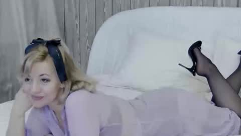 Classy Tinna online show from 9, 4, 2026