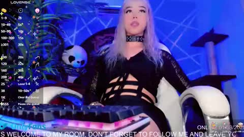 Snapshot of claudia_cooper chatting on 2, 3, 2025 online show from 2, 3, 2025