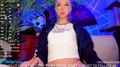 Snapshot of claudia_cooper chatting on 5, 3, 2025 online show from 5, 3, 2025