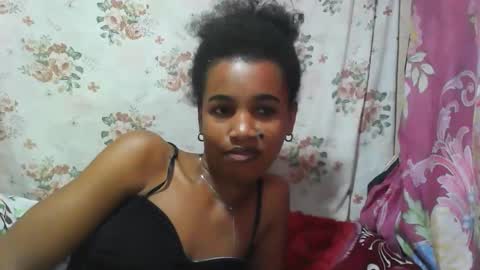 Snapshot of claudiannah chatting on 25, 11, 2025 claudianne online show from 25, 11, 2025