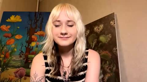 Snapshot of clementinehollner chatting on 13, 10, 2025 Jenny online show from 13, 10, 2025
