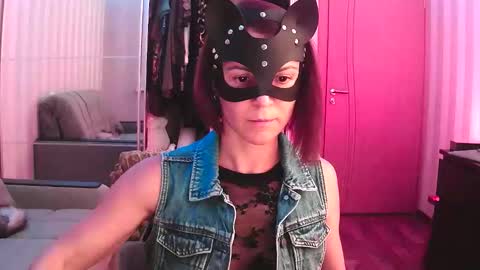 Snapshot of cleo_catra chatting on 10, 10, 2025 cleo_catra online show from 10, 10, 2025