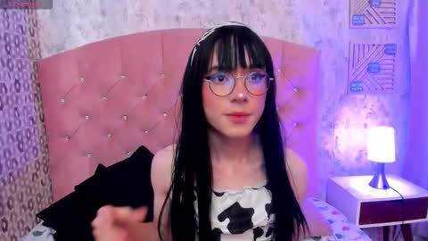 Snapshot of cleo_nilee chatting on 21, 10, 2025 cleo online show from 21, 10, 2025