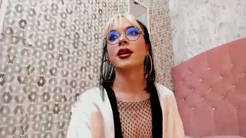 Snapshot of cleo_nilee chatting on 31, 10, 2025 cleo online show from 31, 10, 2025