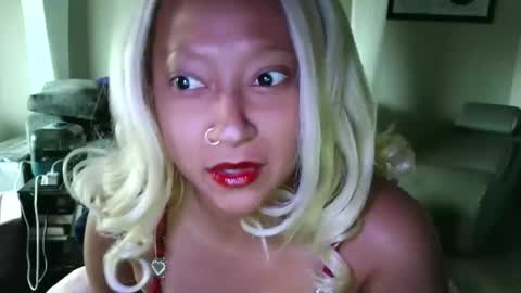 High Queen Clio online show from 25, 11, 2025