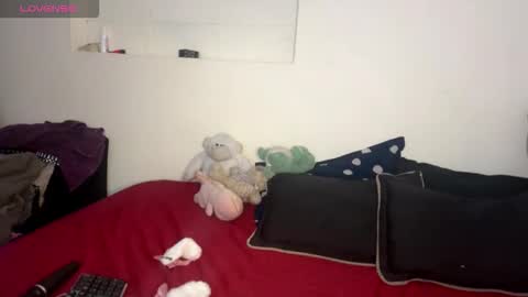 Snapshot of cloe_five chatting on 20, 10, 2025 CLOE online show from 20, 10, 2025