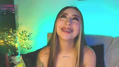 cloe_martinezz_ online show from 23, 4, 2026
