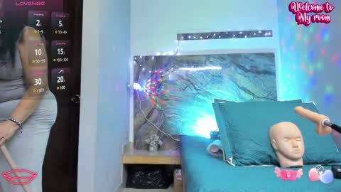 CLOE online show from 11, 1, 2025