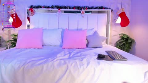 Cloe Harp  online show from 26, 12, 2024