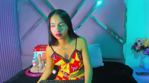 Snapshot of cloemorenti_ chatting on 14, 11, 2025 CloeMorenti online show from 14, 11, 2025