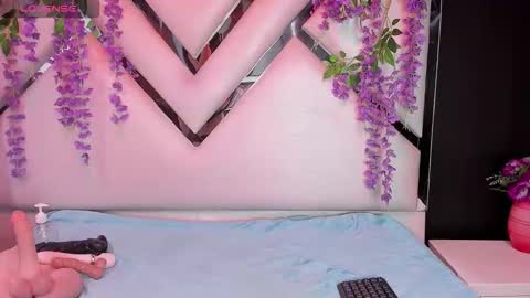 Snapshot of cloemorenti_ chatting on 9, 6, 2026 CloeMorenti online show from 9, 6, 2026