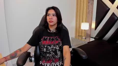 Snapshot of cloeperson chatting on 14, 12, 2025 lady cloe person online show from 14, 12, 2025