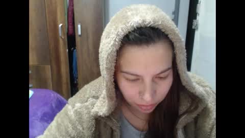 Snapshot of cloepussy chatting on 23, 10, 2025 cloepussy online show from 23, 10, 2025