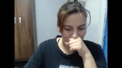 Snapshot of cloepussy chatting on 12, 11, 2025 cloepussy online show from 12, 11, 2025