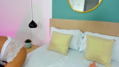 C L O E Y  online show from 10, 1, 2026