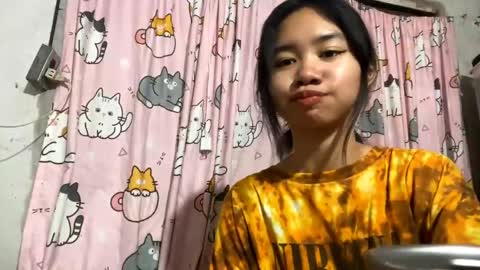 Snapshot of clorahosfeld chatting on 18, 5, 2026 Mikki online show from 18, 5, 2026
