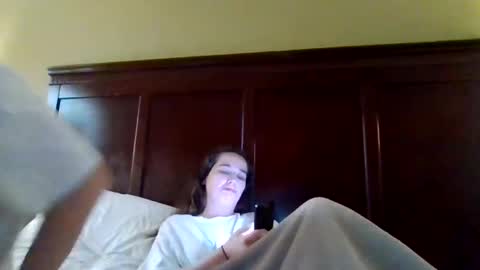 Snapshot of cloudyydayzz chatting on 19, 4, 2026 tallhungandcloudy online show from 19, 4, 2026
