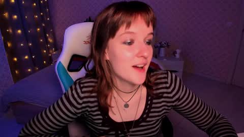  Clover  follow me  online show from 22, 12, 2024