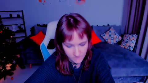  Clover  follow me  online show from 4, 1, 2025