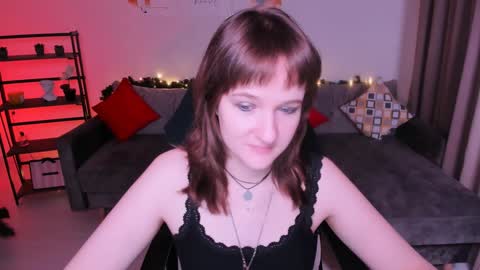  Clover  follow me  online show from 5, 1, 2025