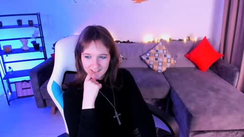  Clover  follow me  online show from 14, 1, 2025