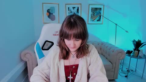  Clover  follow me  online show from 4, 2, 2025