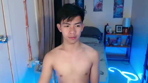 clyde_twinkx online show from 11, 4, 2026