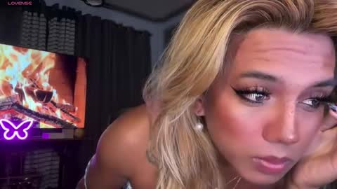 Snapshot of cockprincess_dianna chatting on 22, 10, 2025 PrincessDianna IslandGirl CUMSHOW in PVT and PASSWORDSHOW online show from 22, 10, 2025