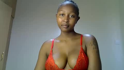 Snapshot of coco_babyy chatting on 21, 11, 2025 bella online show from 21, 11, 2025