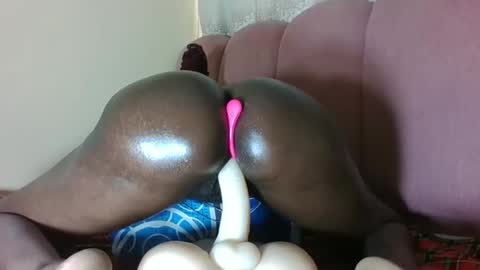 Mila independent model online show from 11, 4, 2026