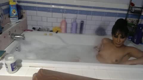 coeamanda80 online show from 5, 3, 2026