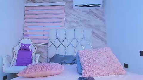 Snapshot of colett_hall chatting on 12, 7, 2026 colett online show from 12, 7, 2026