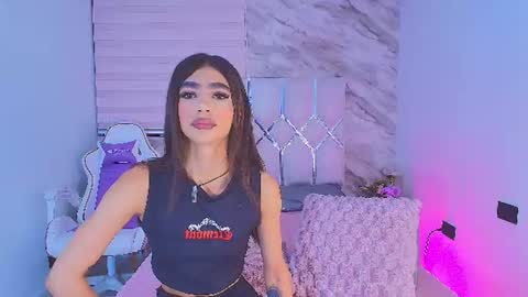 Snapshot of colett_hall chatting on 24, 7, 2026 colett online show from 24, 7, 2026