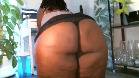 Snapshot of colorfullydark chatting on 26, 2, 2025 Noni online show from 26, 2, 2025