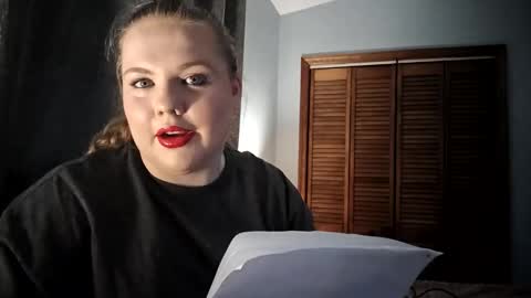 Snapshot of comeinnym chatting on 14, 12, 2025 Nym online show from 14, 12, 2025