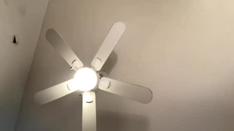 Snapshot of comnfromme1 chatting on 18, 9, 2025 comnfromme1 online show from 18, 9, 2025