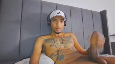 Snapshot of comoseria1927realg4life chatting on 24, 6, 2026 comoseria1927realg4life online show from 24, 6, 2026