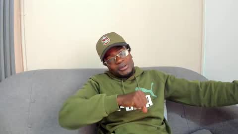 Snapshot of compton_01 chatting on 7, 10, 2025 COMPTON online show from 7, 10, 2025