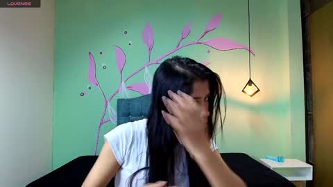 Snapshot of connie_bell chatting on 27, 1, 2025 C O N N I E online show from 27, 1, 2025