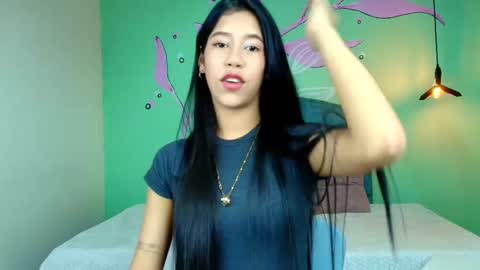 Snapshot of connie_bell chatting on 4, 10, 2025 C O N N I E online show from 4, 10, 2025