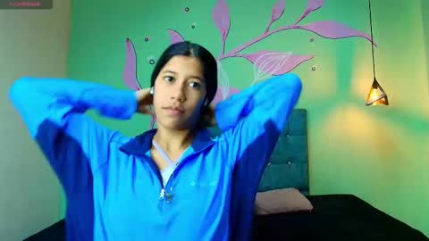 Snapshot of connie_bell chatting on 6, 11, 2025 C O N N I E online show from 6, 11, 2025