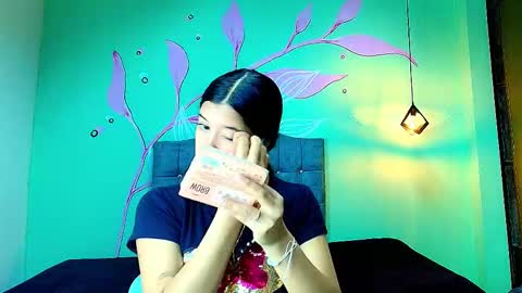 Snapshot of connie_bell chatting on 1, 12, 2025 C O N N I E online show from 1, 12, 2025