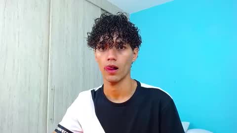 Snapshot of connor_garrett chatting on 21, 12, 2025 Connor online show from 21, 12, 2025