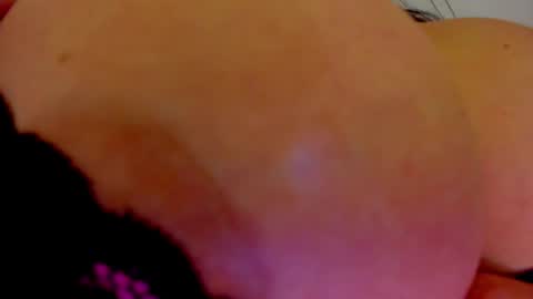 Snapshot of connyhot69 chatting on 21, 11, 2025 CONNY online show from 21, 11, 2025