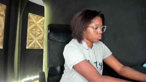 Snapshot of connywellss chatting on 18, 6, 2026 Nilo Solem online show from 18, 6, 2026